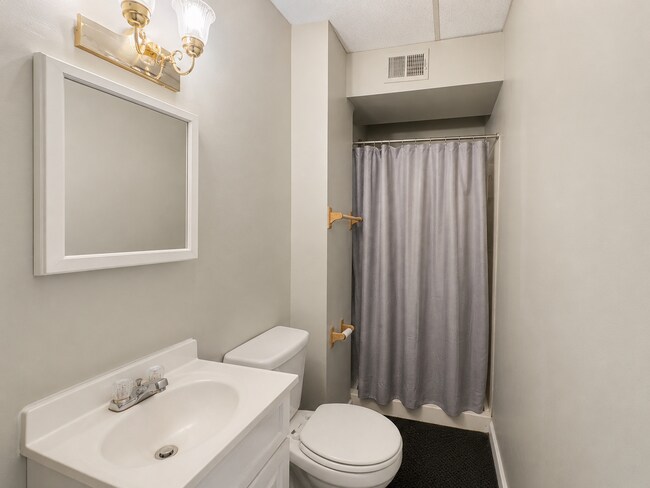 Foto del edificio - 2325 Stratford Ave