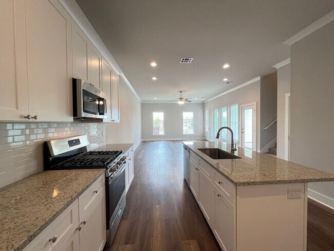Foto del edificio - Brand new in Dawson Bluff and move in ready!