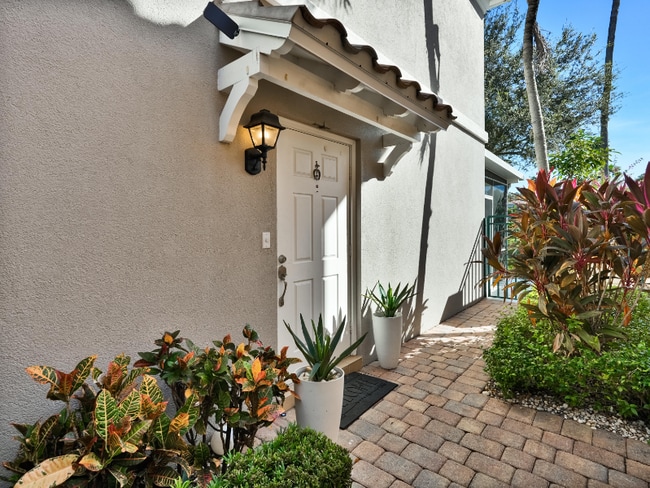 Foto del edificio - 5609 Cove Cir