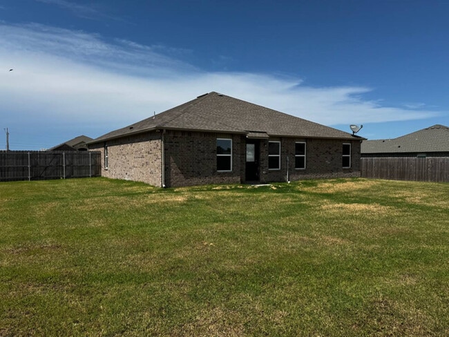 Foto del edificio - 42161 Max Henry Dr