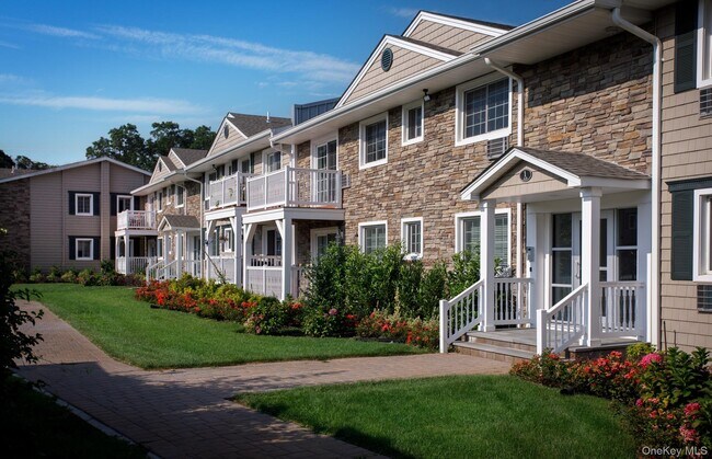 Foto del edificio - 28 Williams Blvd