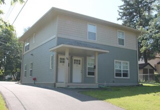 Building Photo - 84 Curtice St E