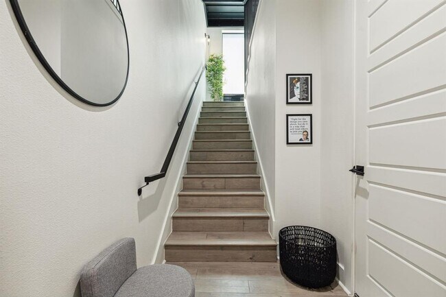 Foto del edificio - 422 W 9th St