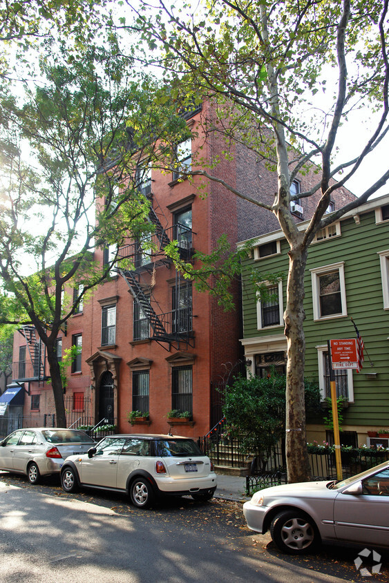 Primary Photo - 448 State St