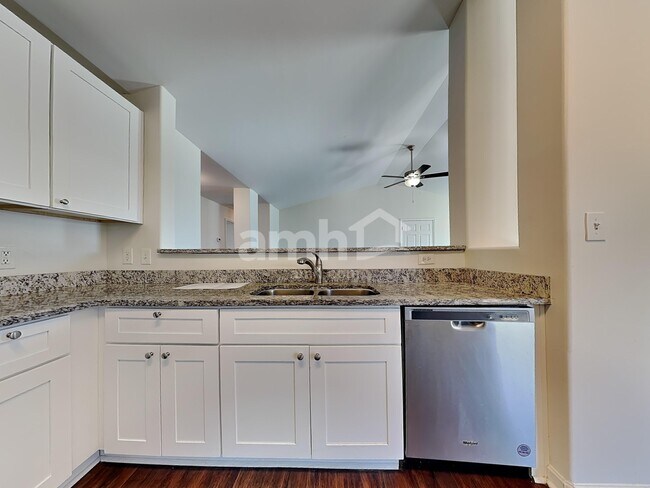 Foto del edificio - 132 Spring Lakes Dr