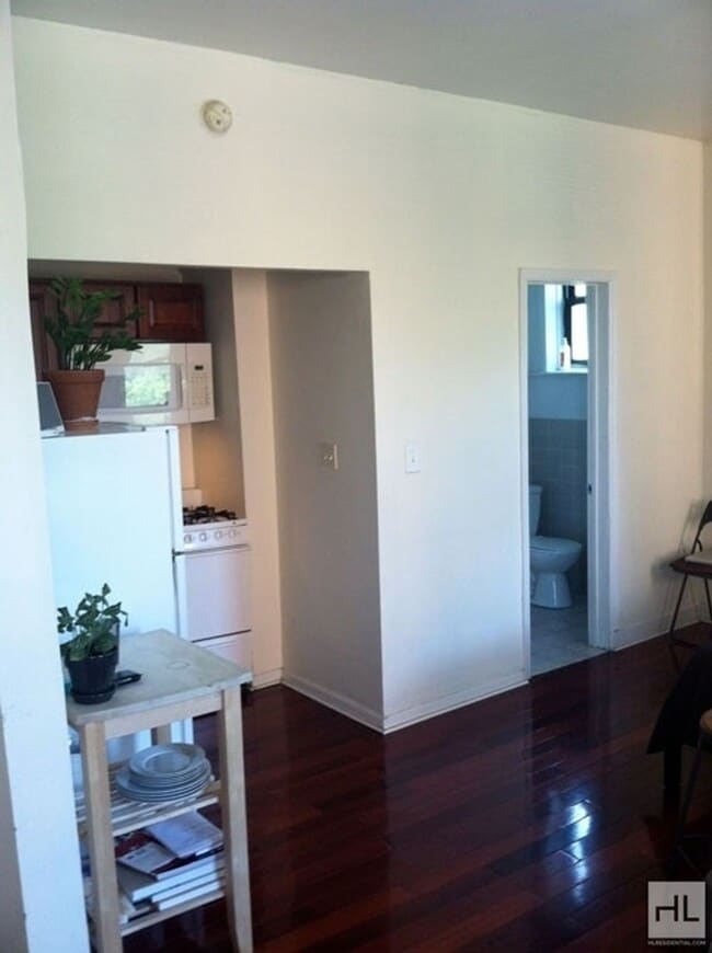 Building Photo - GREENE AVENUE / Bed-Stuy Studio