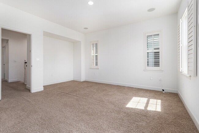 Building Photo - 4970 Trescott Ct
