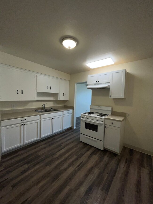 Building Photo - 3234