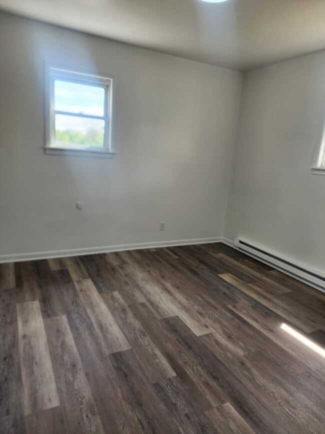 Foto del edificio - Wayne St W Duplex (1230-1230 1/2)