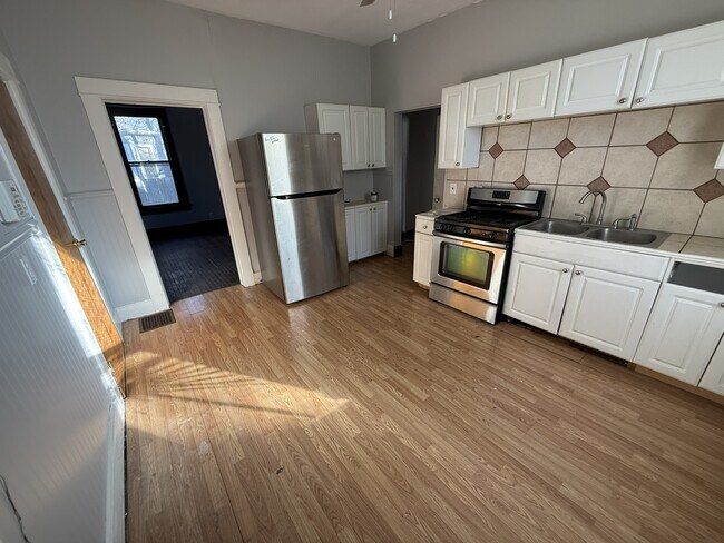 Foto del edificio - 630 E Gum St