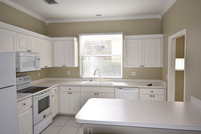 Building Photo - 2578 Country Golf Dr