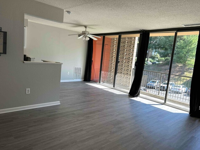 Photo - 4 S Van Dorn St Apartment