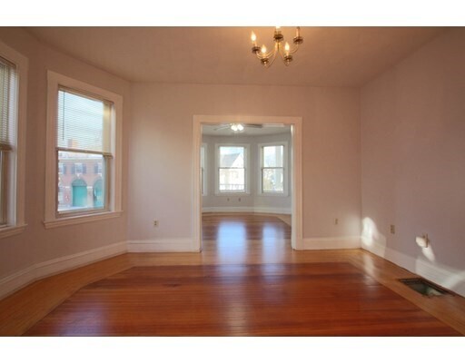 Building Photo - 420 Essex St