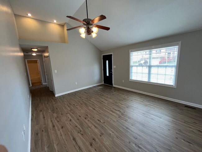 Foto del edificio - Charming 3 Bed / 2 Bath Ranch-Style Home o...