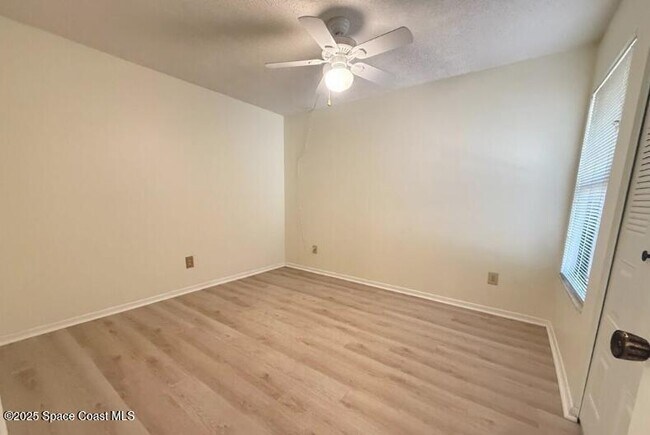 Foto del edificio - 1471 Sheafe Ave NE