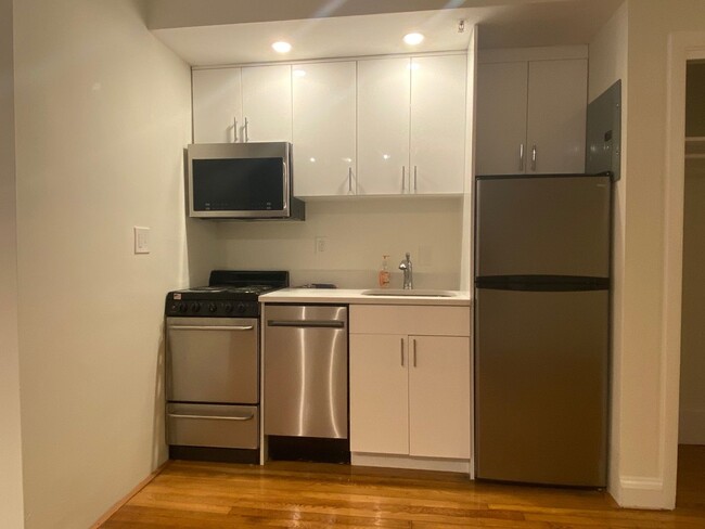 Foto del edificio - Nicely renovated studio in Back Bay for Se...