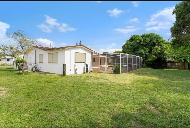 Foto del edificio - 7160 SW 5th Ct