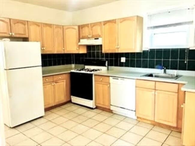 Building Photo - 8 Berkeley St