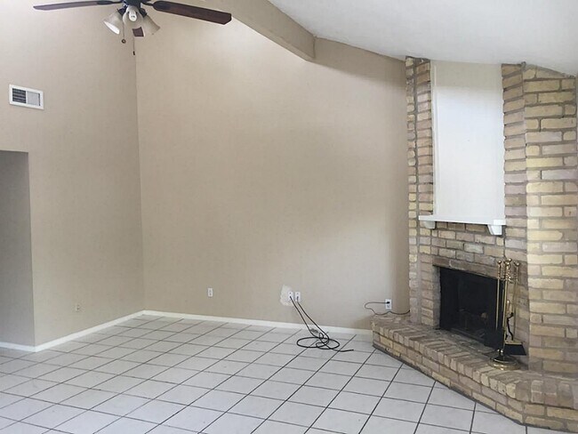 Building Photo - 17915 Wild Willow Ln