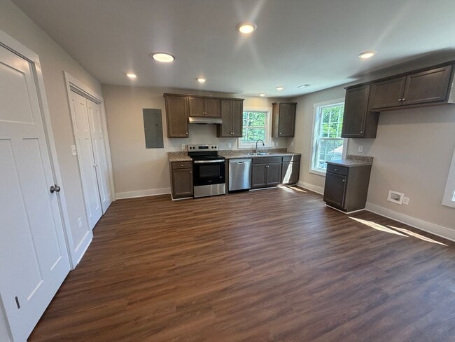 Building Photo - New Construction Second Floor Duplex
