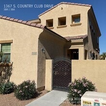 Building Photo - 1367 S Country Club Dr