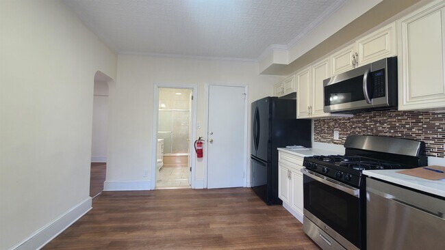 Building Photo - 135 72nd St