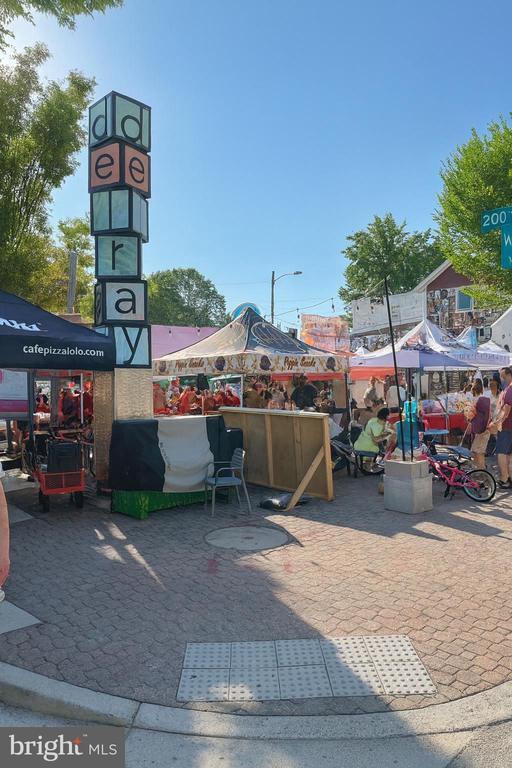 Foto del edificio - 202 E Mason Ave