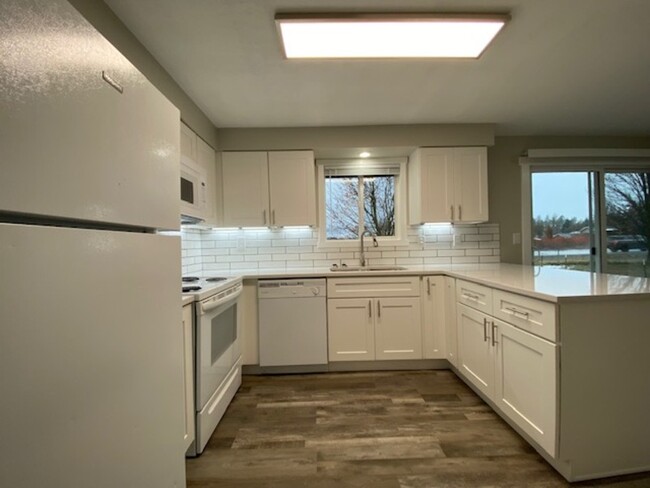 Building Photo - 2720 S McCabe Rd