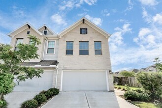 Building Photo - 2518 Terrace Point Dr