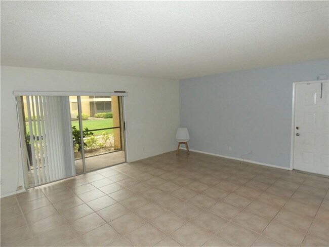 Foto del edificio - 3017 N Oakland Forest Dr