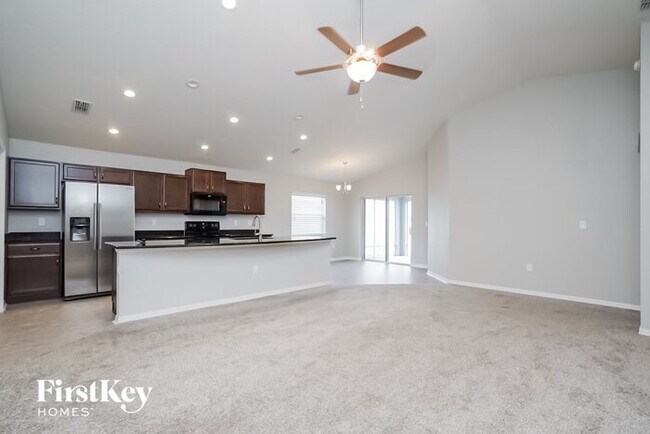 Foto del edificio - 3828 Sandhill Crane Dr