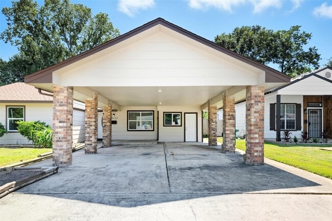 Building Photo - 5022 Balkin St