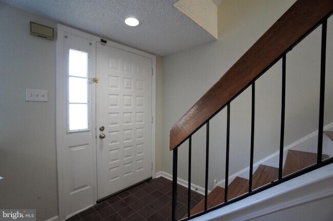 Building Photo - 308 Brigade Ct