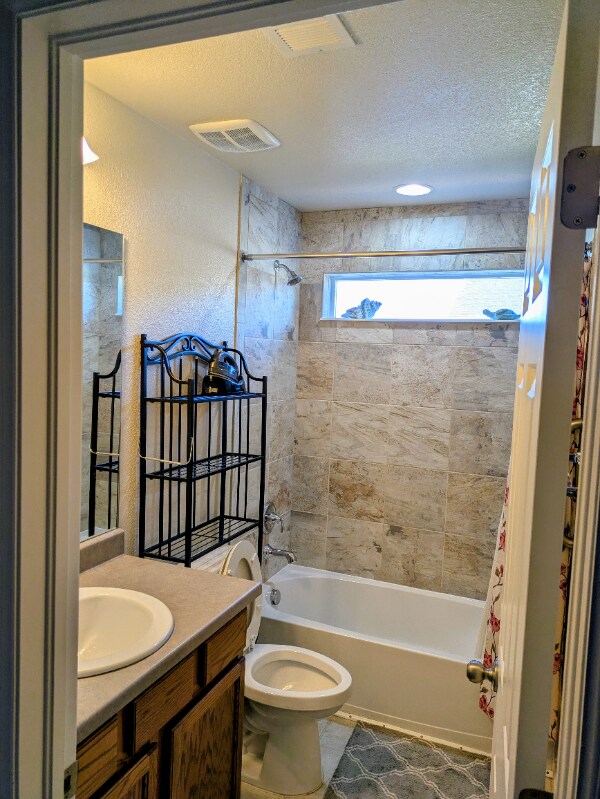 Building Photo - 323 Zuniga St