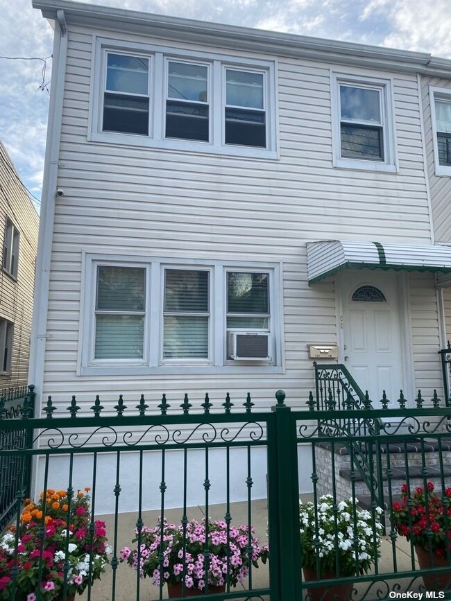 Building Photo - 101-16-101112 112th St