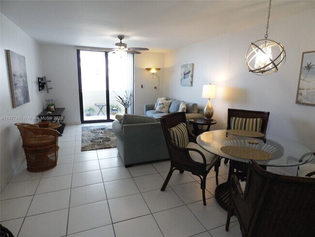 Photo - 1623 Collins Ave Apartment