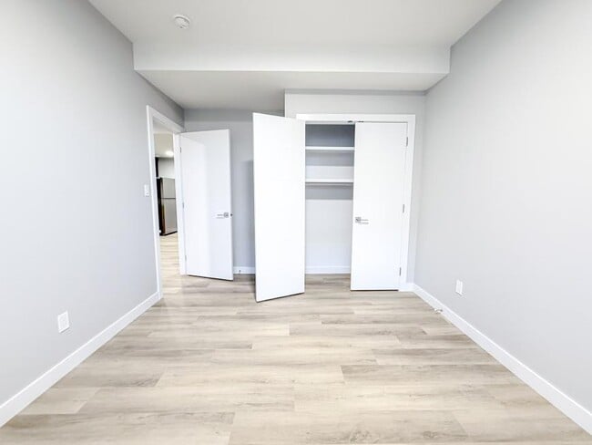Building Photo - 1.0 bedroom in Edmonton Alberta T6X 1A2