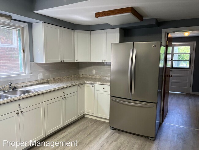 Building Photo - 4 br, 2 bath House - 723 W Fairview Ave