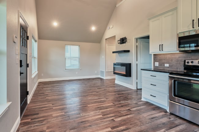 Building Photo - 1128 Izzy Ln