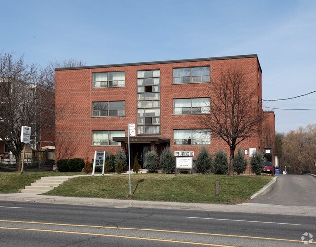 Building Photo - WESTLAW APARTMENTS