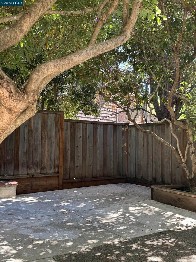 Foto del edificio - 13 Oak Brook Pl