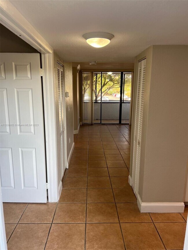 Foto del edificio - 8215 SW 152nd Ave