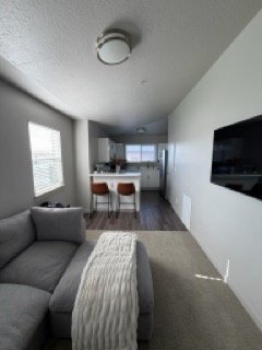 Building Photo - 1081 933