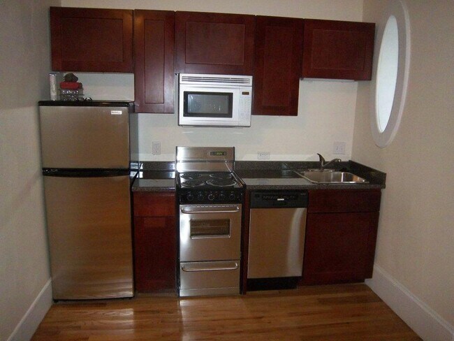 Foto del edificio - 212 Hemenway St