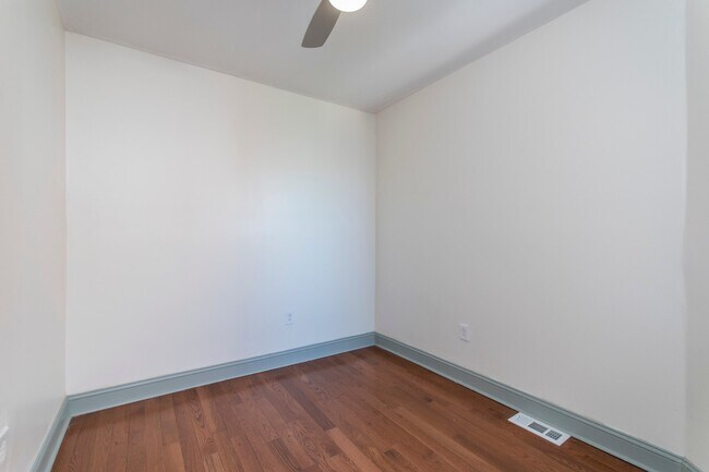 Building Photo - 5937 Catharine St
