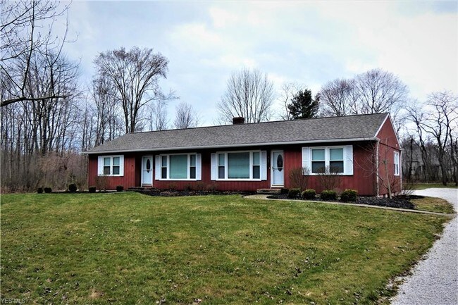 Building Photo - 515 N Chillicothe Rd