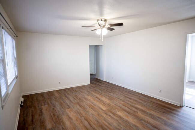 Foto del edificio - Updated 3-Bedroom Home in Northeast Springfield — Garage & Spacious Backyard