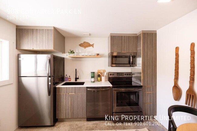 Foto del edificio - 908 Container Park Ln