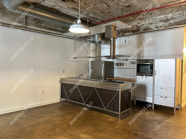 Foto del edificio - 244 Peters St SW