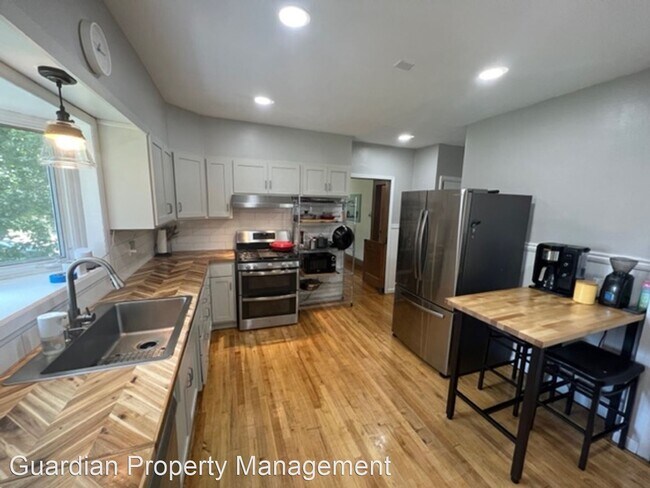 Building Photo - 4 br, 2 bath House - 1098 Stryker Ave